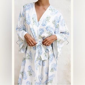 Floral Blue Hydrangea Kimono Robe - Women's Intimates